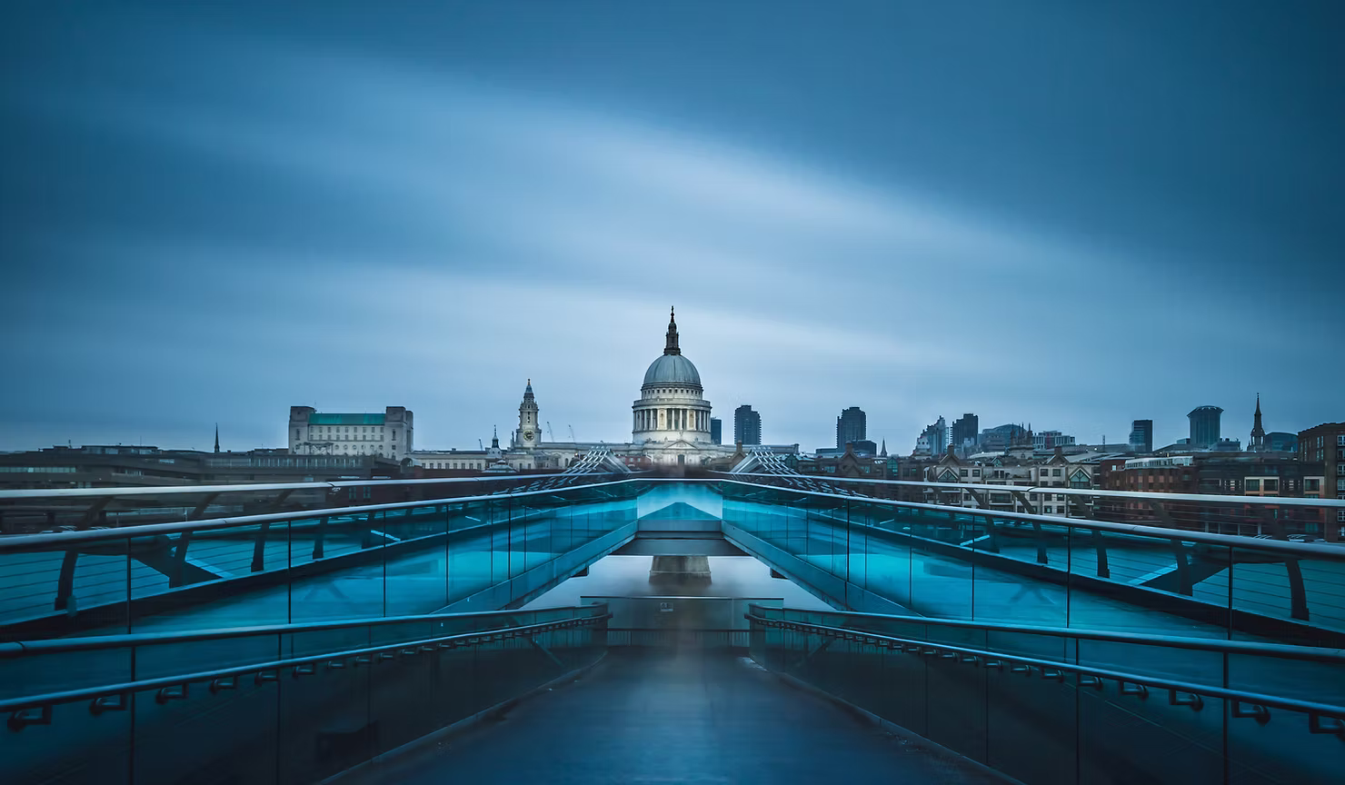 Long Exposure of the Millennium Bridge